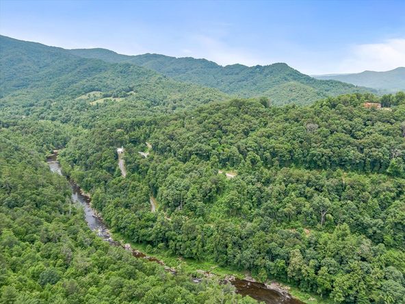 Majors Estate: 1610 Perth Rd, Clyde, NC 28721